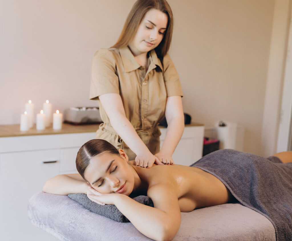 ข้อดีและข้อเสียของนวดไทยมีอะไรบ้าง? สิ่งที่ควรรู้ก่อนลองนวด