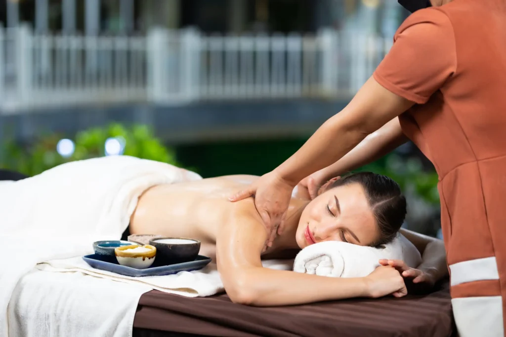 เหตุผลที่ควรจ้างหมอนวดมานวดที่บ้าน ทางเลือกผ่อนคลายที่ตอบโจทย์ชีวิตยุคใหม่